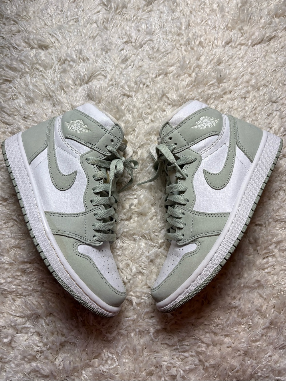 Jordan Retro 1 High OG "Seafoam" - Picture 3 of 9
